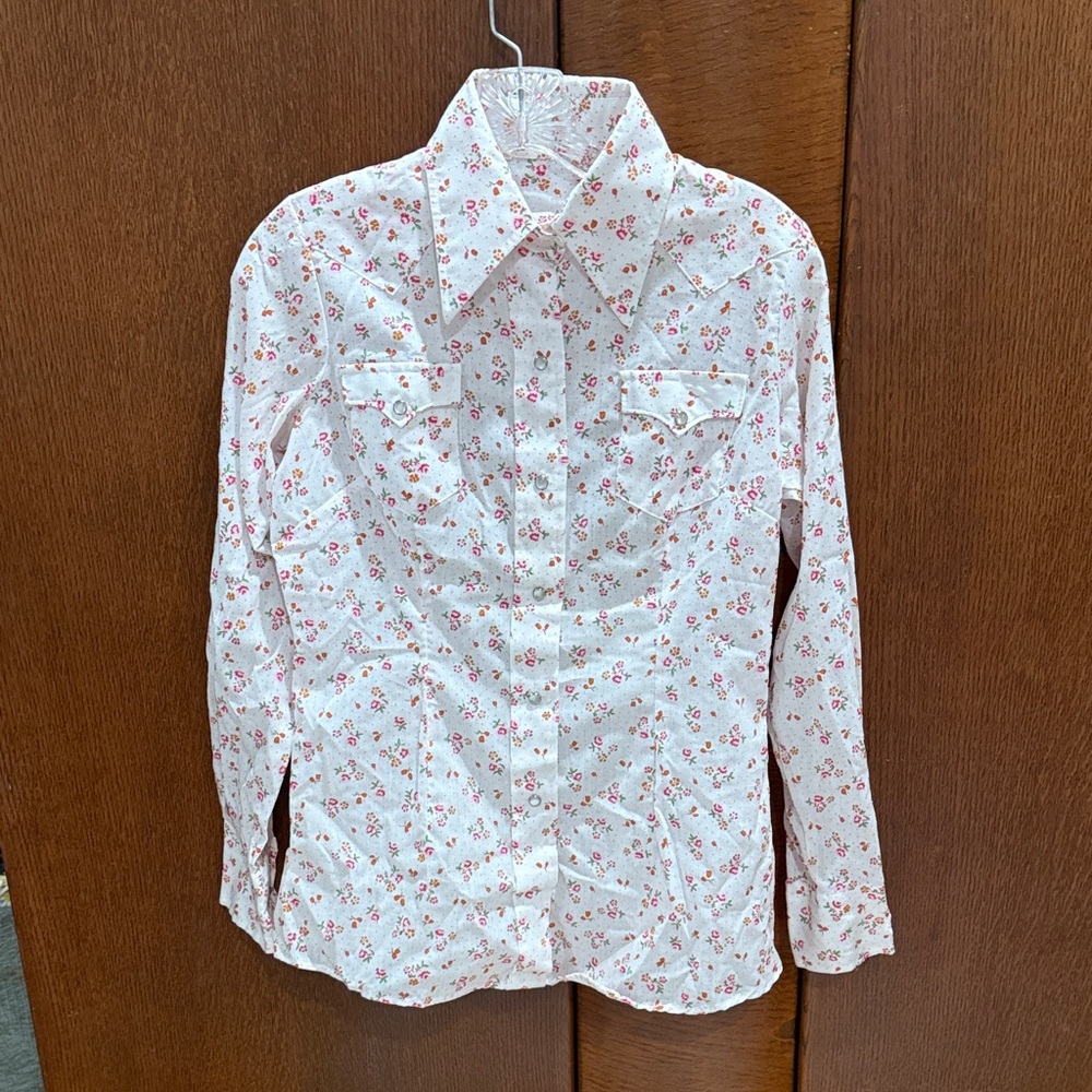 Vintage Western, Floral Button-Up Shirt with Pearl Snap Buttons